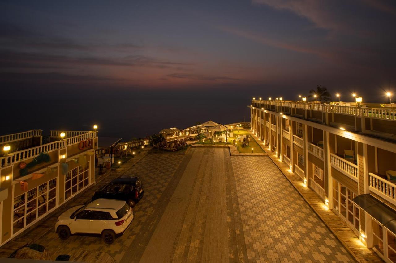 State Beach Resort And Spa Каннур Экстерьер фото