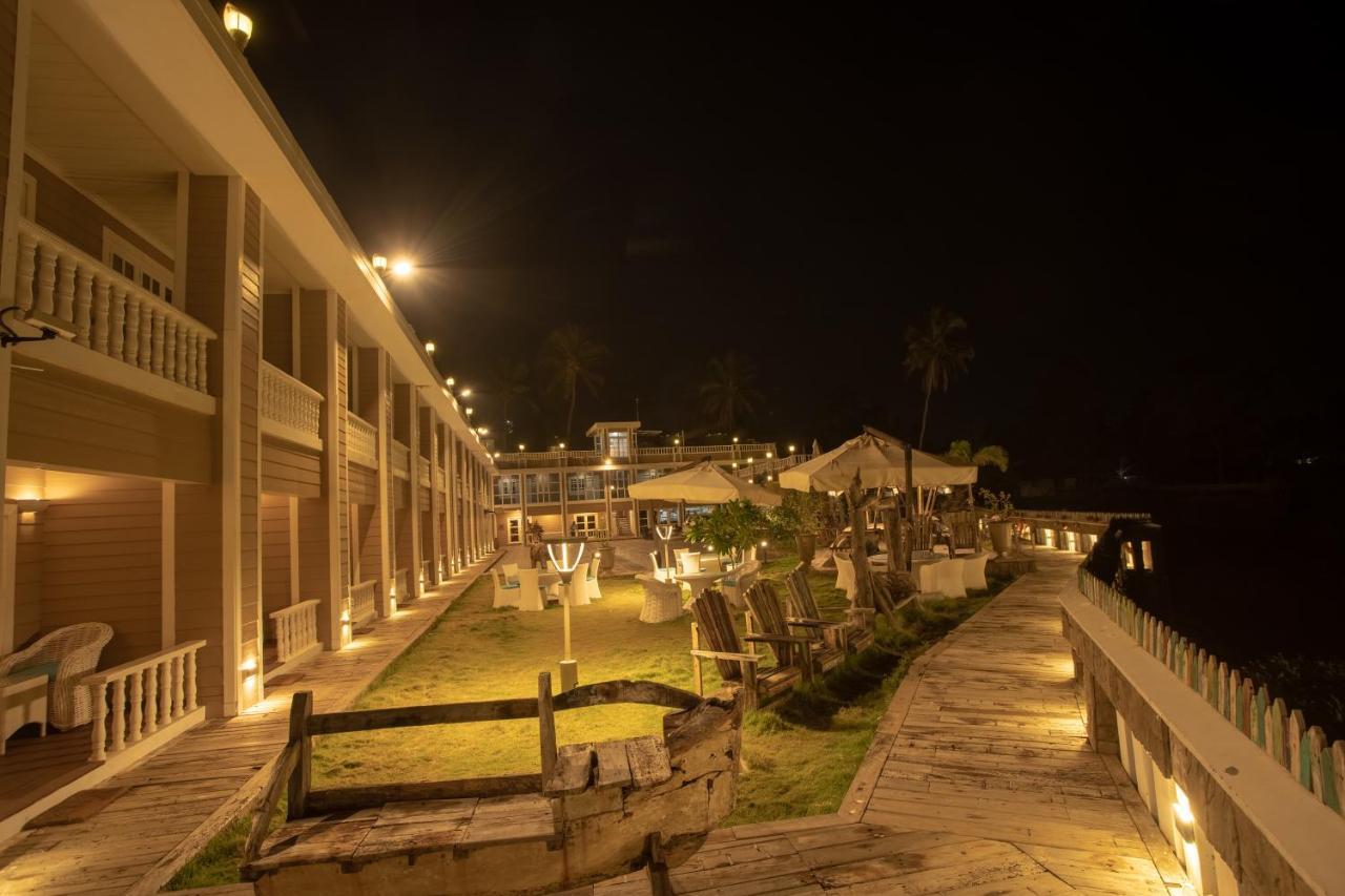State Beach Resort And Spa Каннур Экстерьер фото