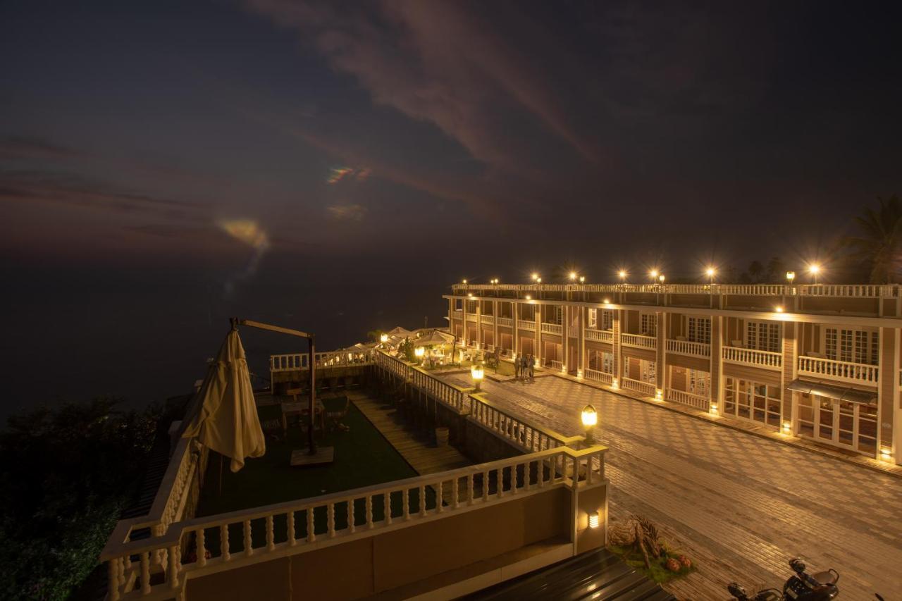 State Beach Resort And Spa Каннур Экстерьер фото