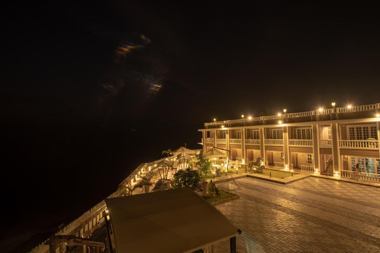 State Beach Resort And Spa Каннур Экстерьер фото