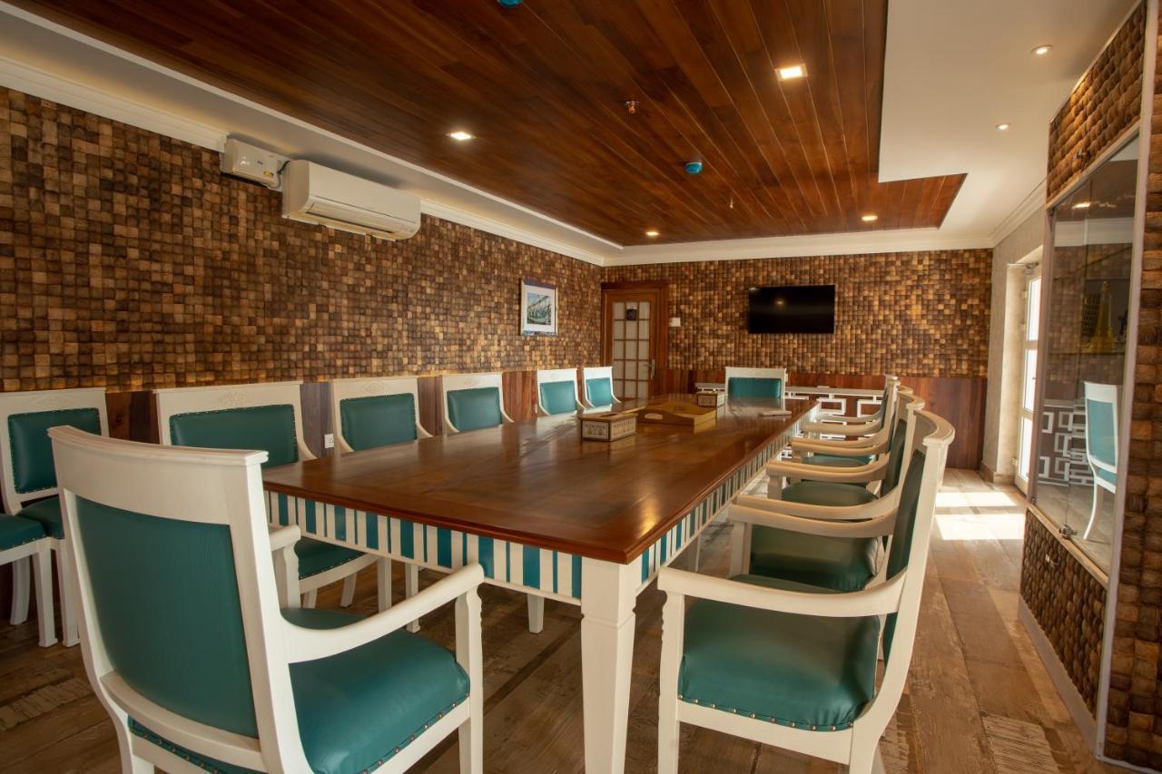 State Beach Resort And Spa Каннур Экстерьер фото
